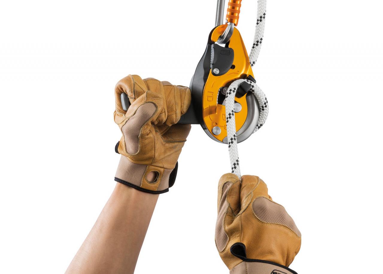 Revize lezeckého vybavení